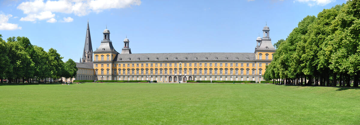 Bonn Üniversitesi ana binası, Almanya