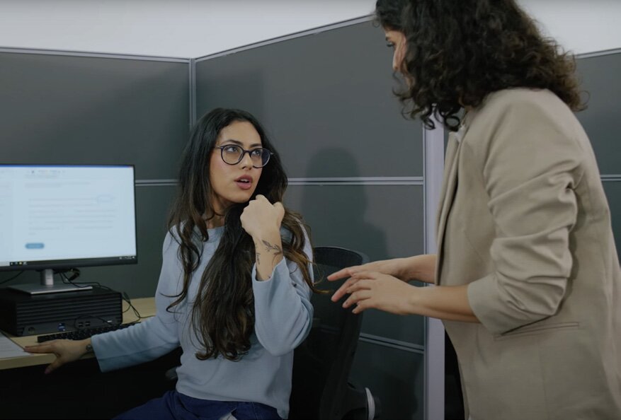 Güvenli PTE sınav merkezinde bir aday